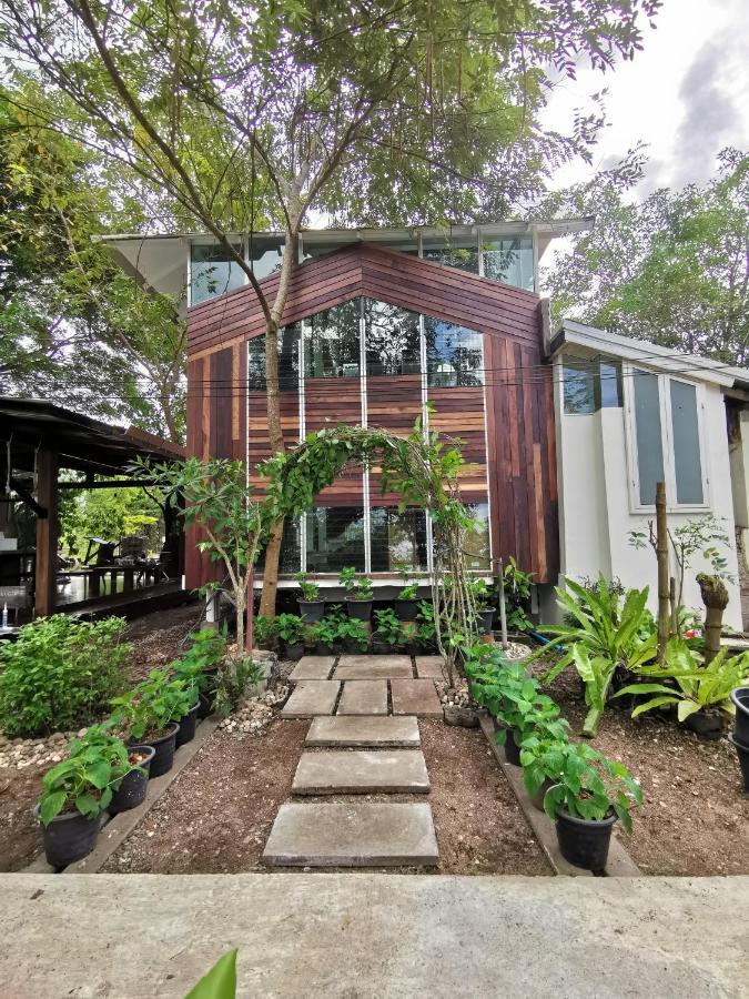 Baangaimuan Bed & Breakfast Lamphun Luaran gambar