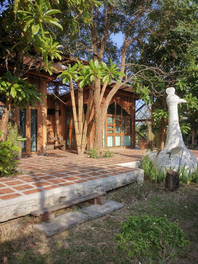 Baangaimuan Bed & Breakfast Lamphun Luaran gambar